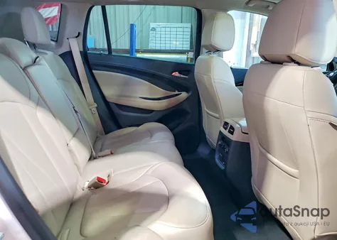 2018 Buick Envision Essence z USA, uszkodzony, nr VIN LRBFX2SA9JD000854